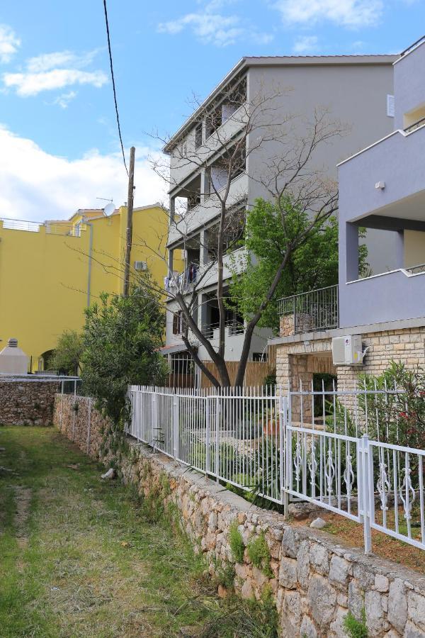 Apartment Nemira 17039A Tice Exterior photo